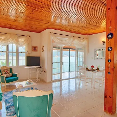 Seaside Summer House, 2nd Floor Lägenhet Fethiye
