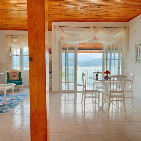 Seaside Summer House, 2nd Floor Lägenhet